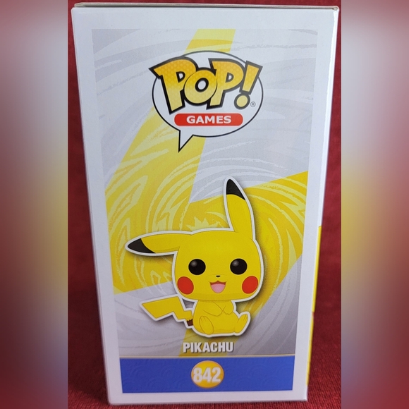 Pikachu funko # 842 (nib) With pop protector - Picture 6 of 7